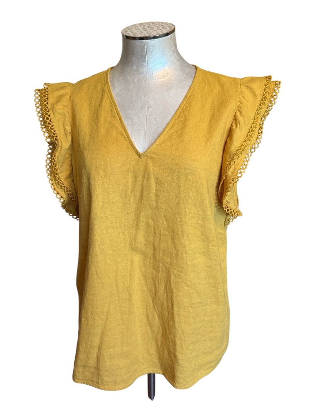 Anne Klein Yellow Linen Blend Flutter Sleeve with eyelet trim V Neck Blouse M